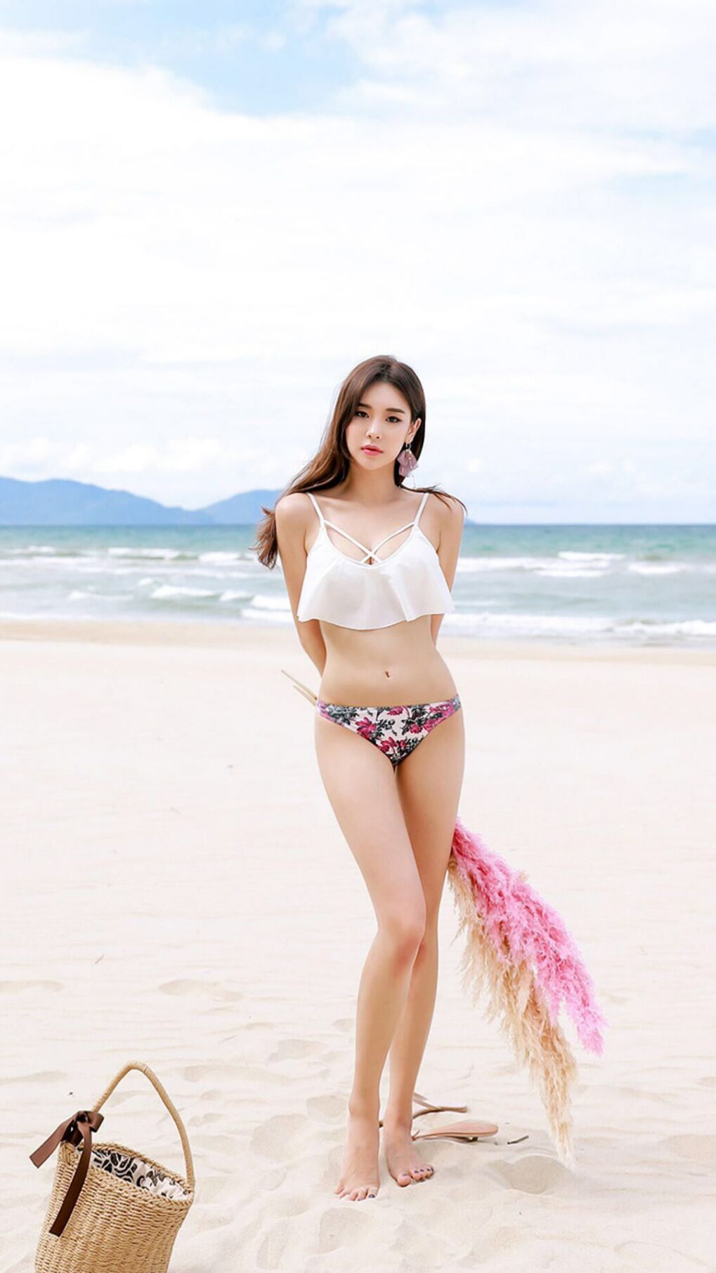 AYX GAMING-《2025英雄联盟全球总决赛，决赛现场气氛火爆》，二零二零年英雄联盟全球总决赛