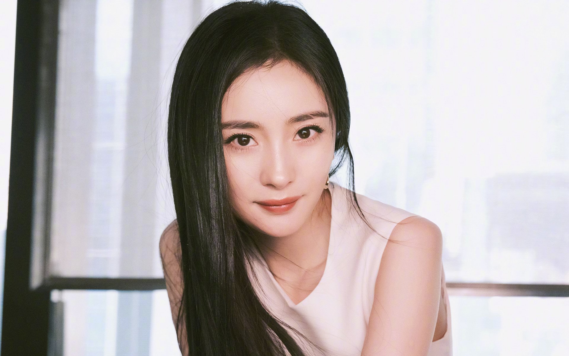 爱游戏娱乐网址-“西甲激烈碰撞：争夺欧冠席位战火升腾”，西甲 争冠