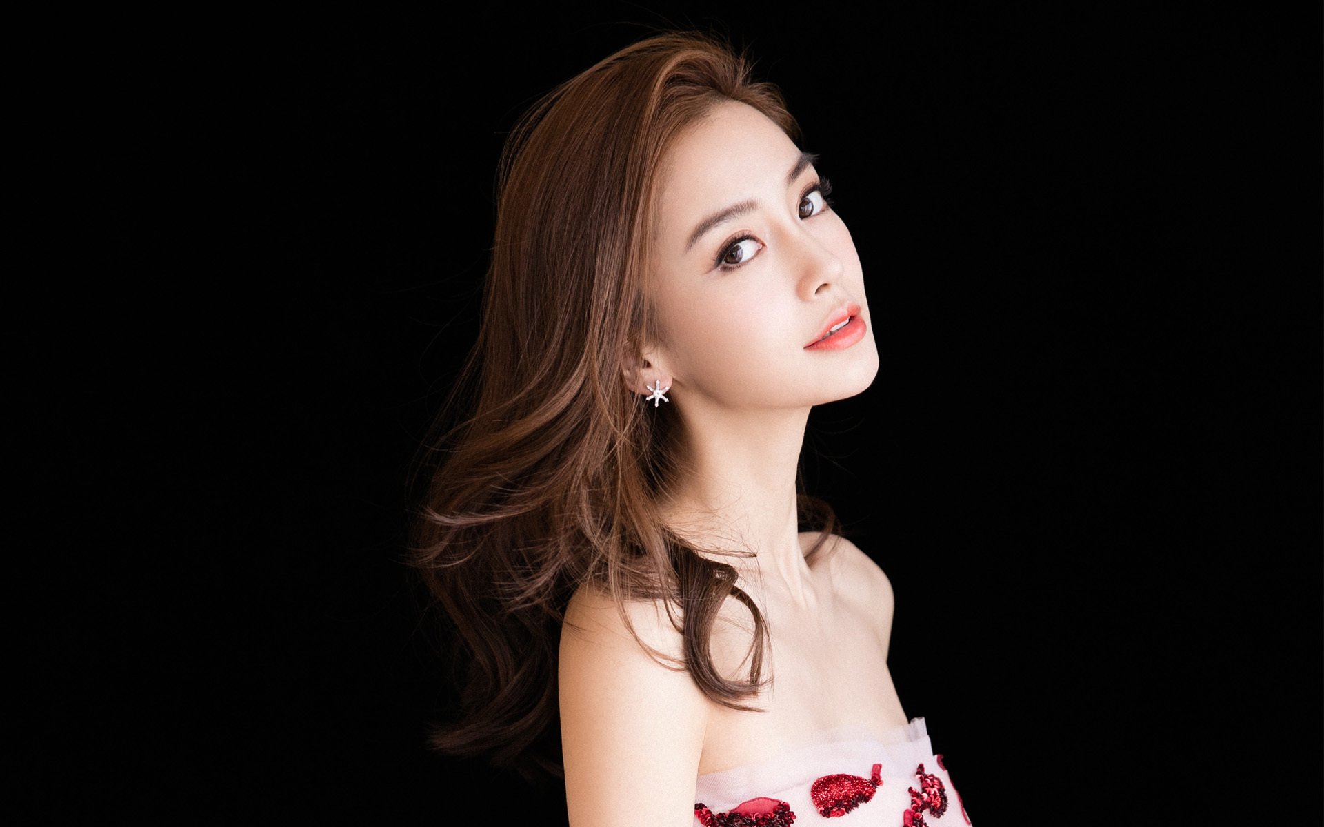 爱游戏电竞官网-交易分析师热议：哪些交易将引爆下个赛季？，当下交易者