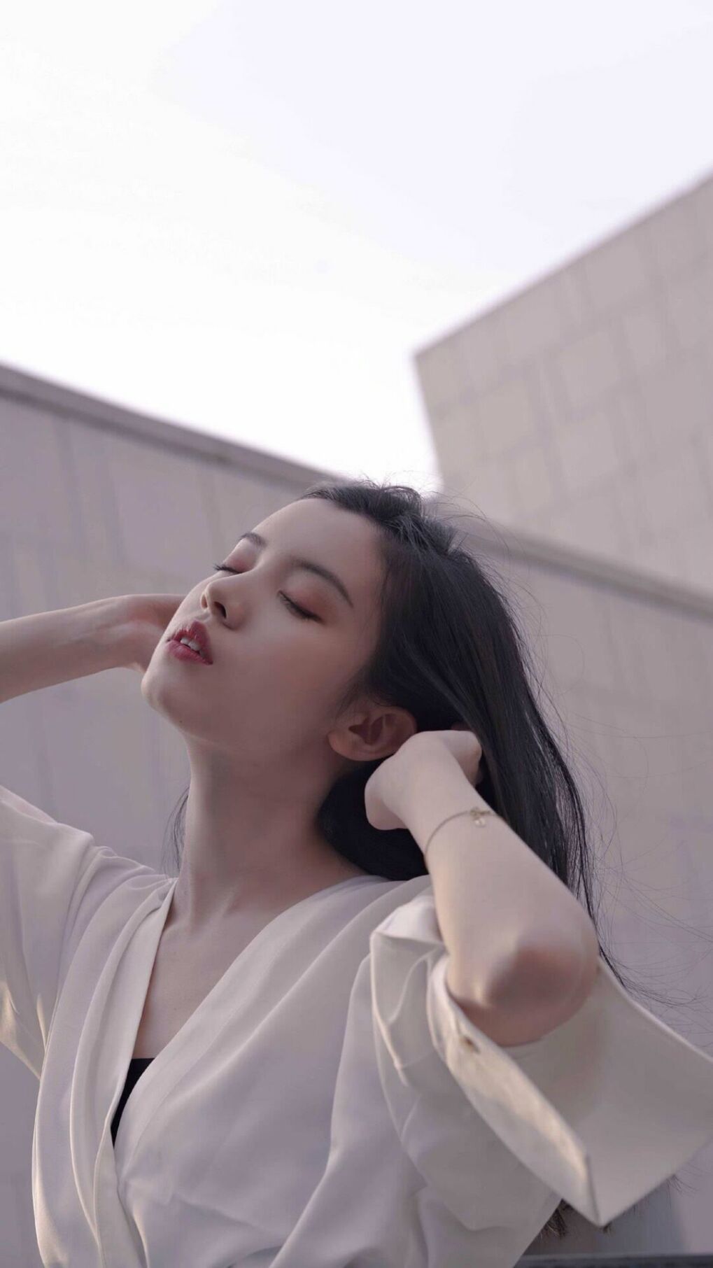 AYX体育-德甲战术多样，精彩瞬间频出，现场氛围热烈，德甲打法