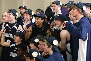 爱游戏娱乐-梅西荣膺金球奖第八冠,梅西入围金球奖